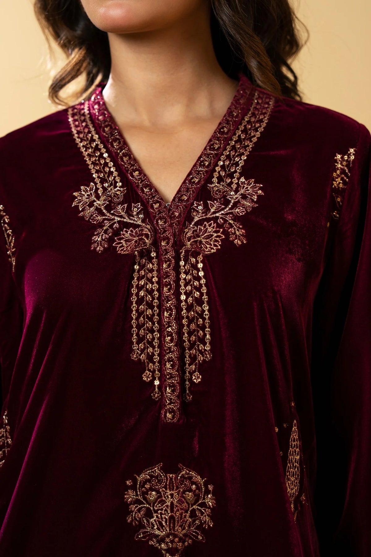 Embroidered Velvet Stitched 1-Piece Kaftan