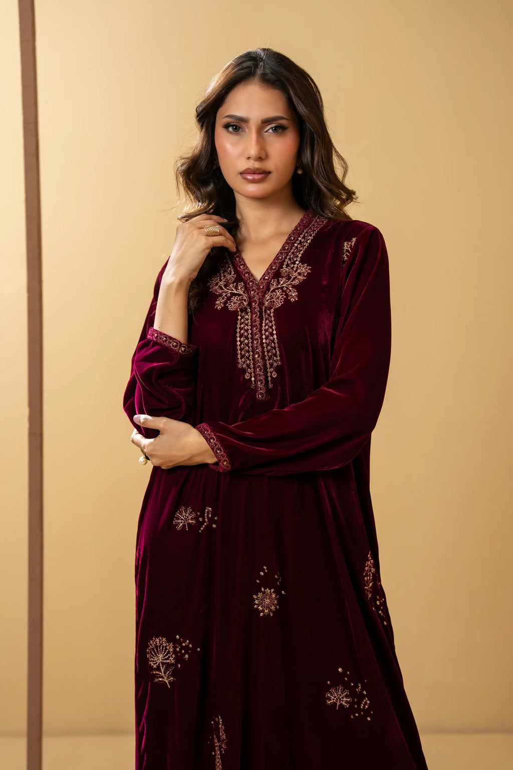 Embroidered Velvet Stitched 1-Piece Kaftan