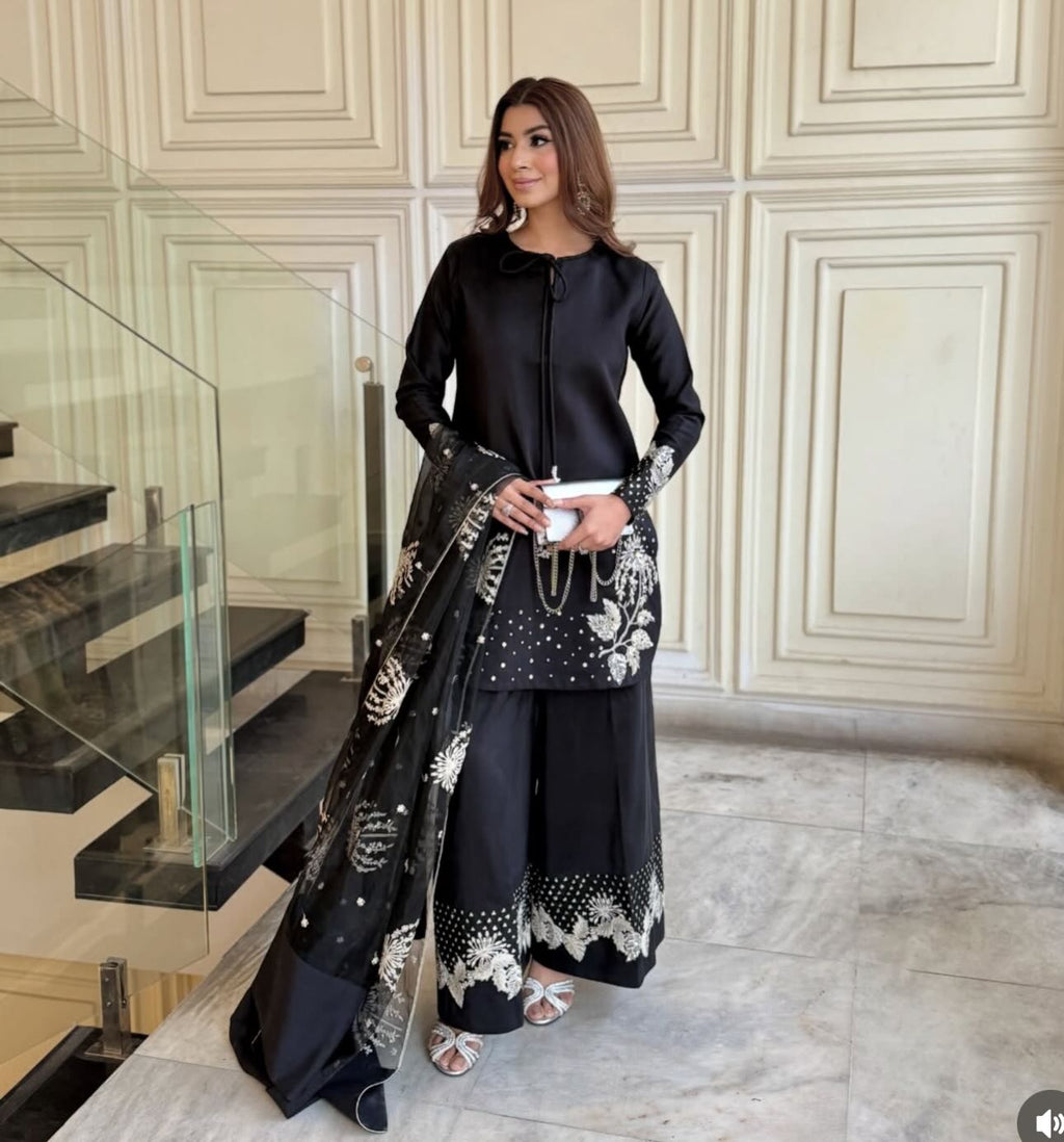 Noir Blossom 3PC