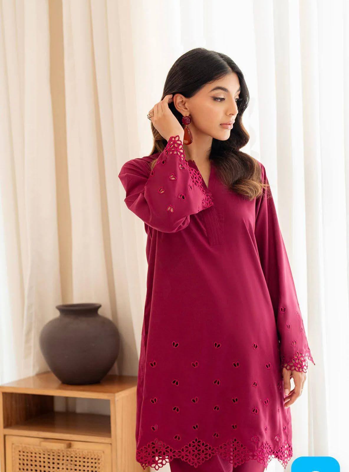 Plum Delight – Elegant Dhanak Embroidered Outfit